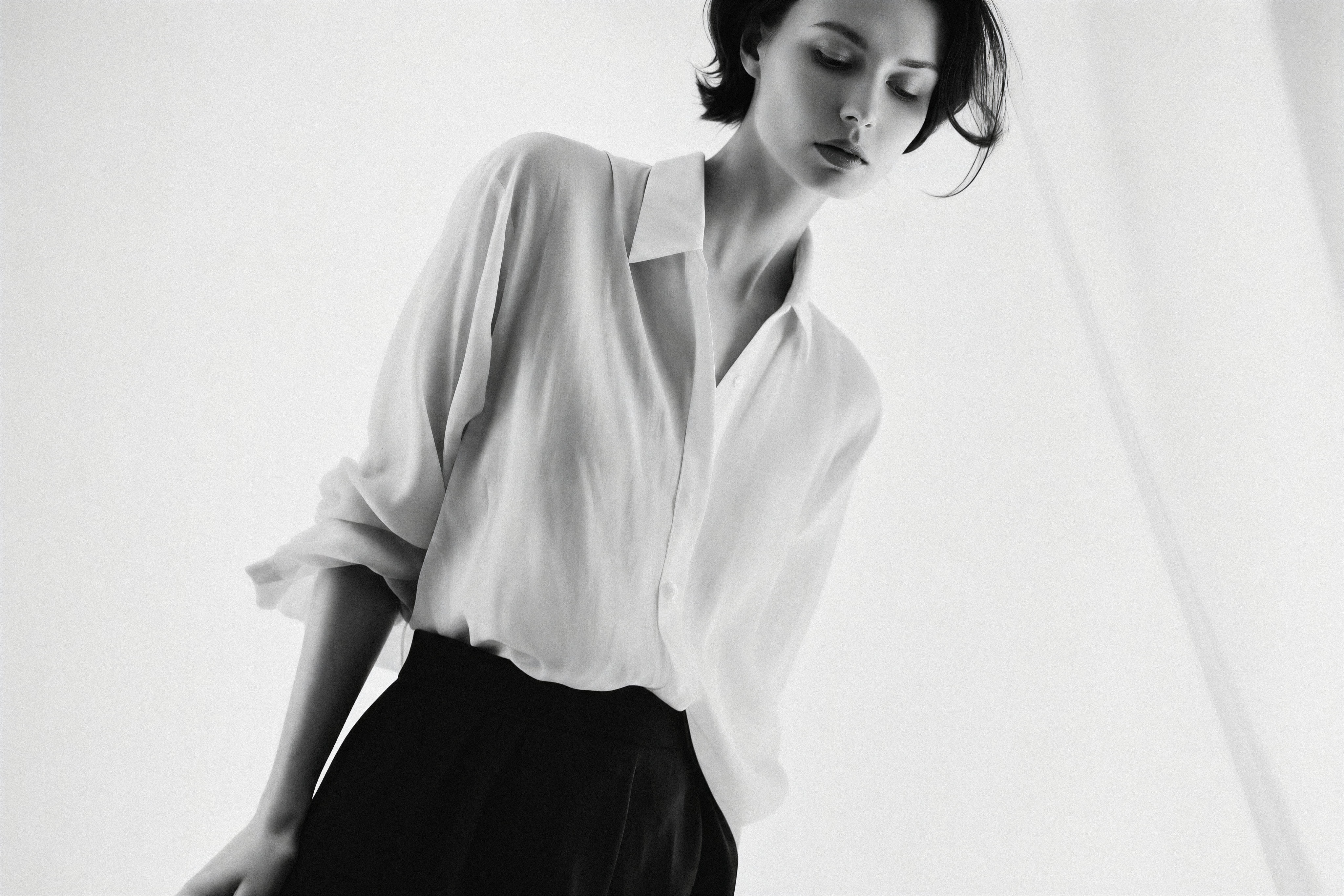 NOIR ELEGANCE, frame R03