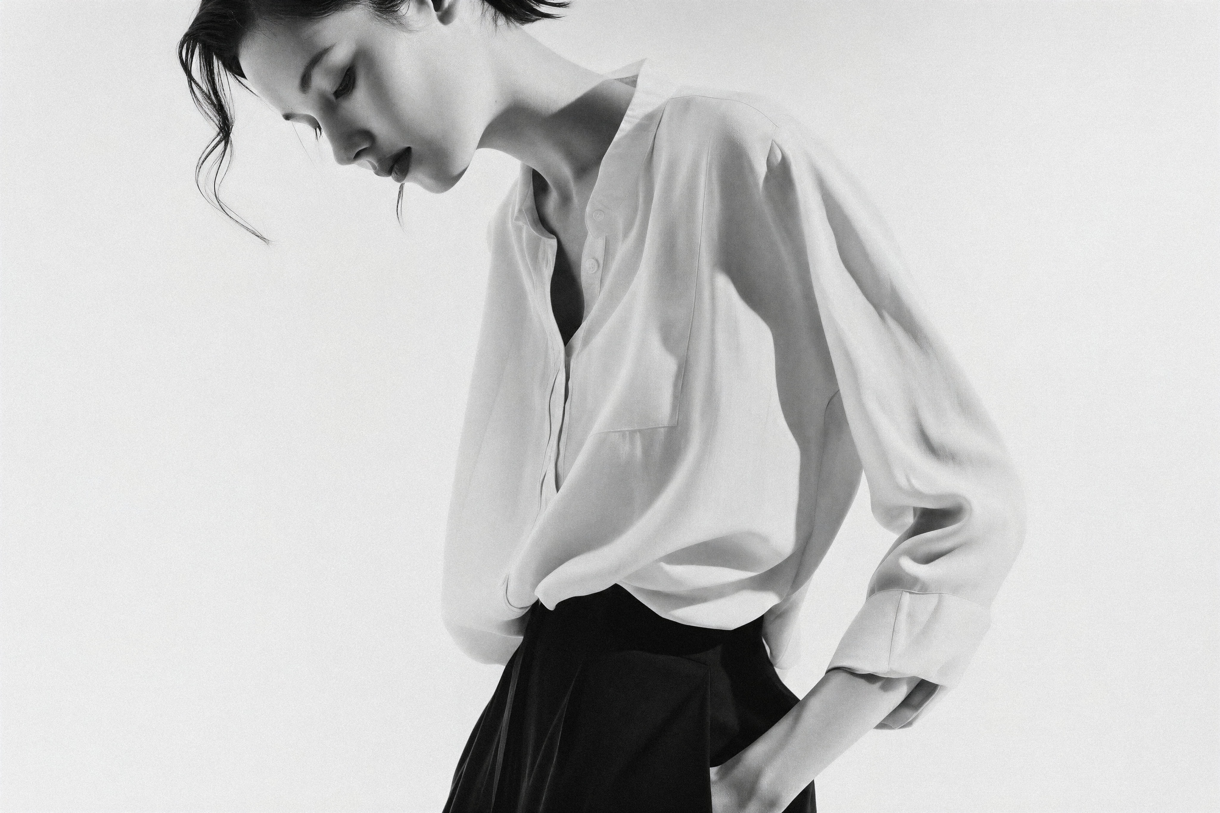 NOIR ELEGANCE, frame R04