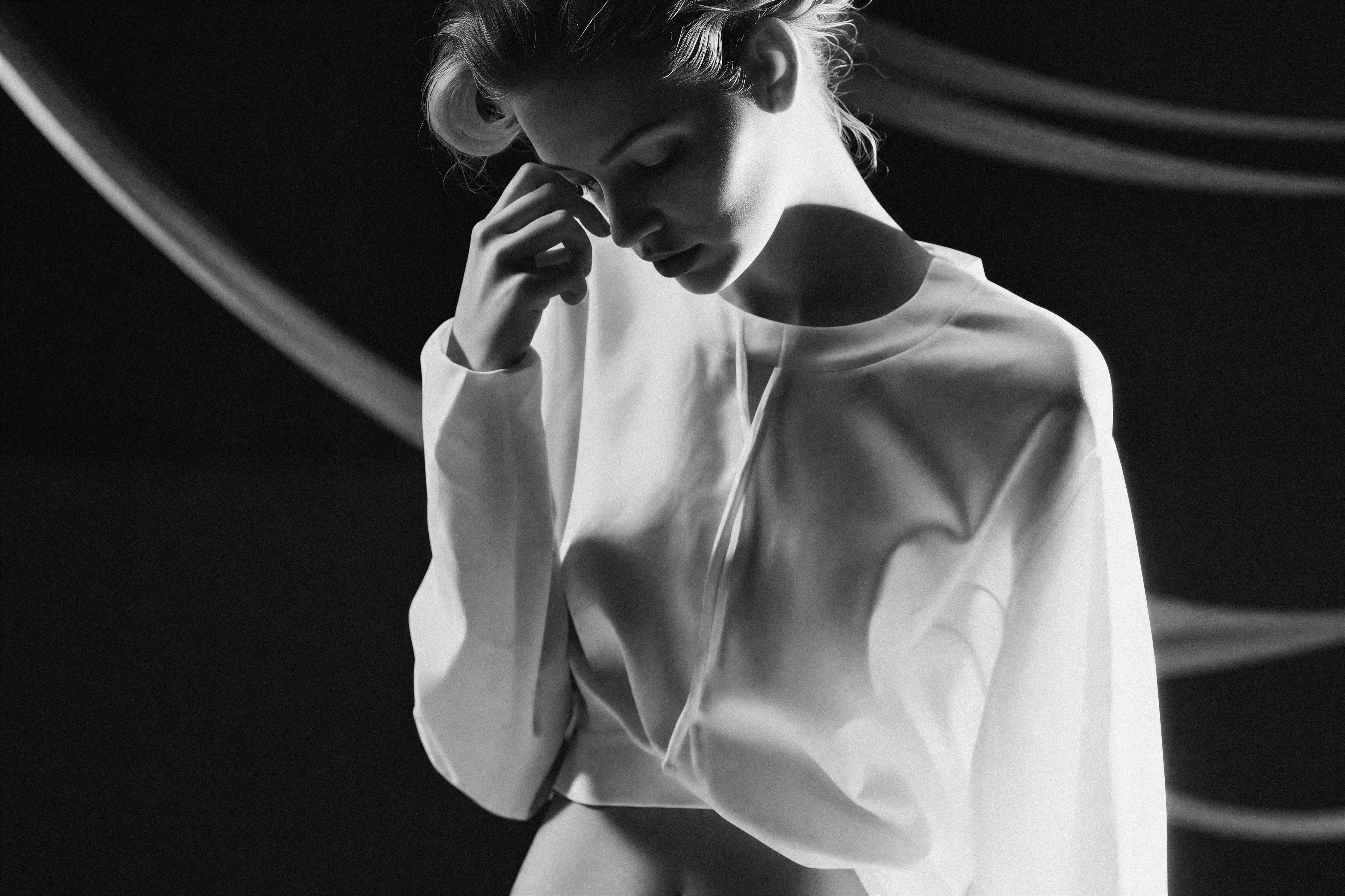 NOIR ELEGANCE, frame R16